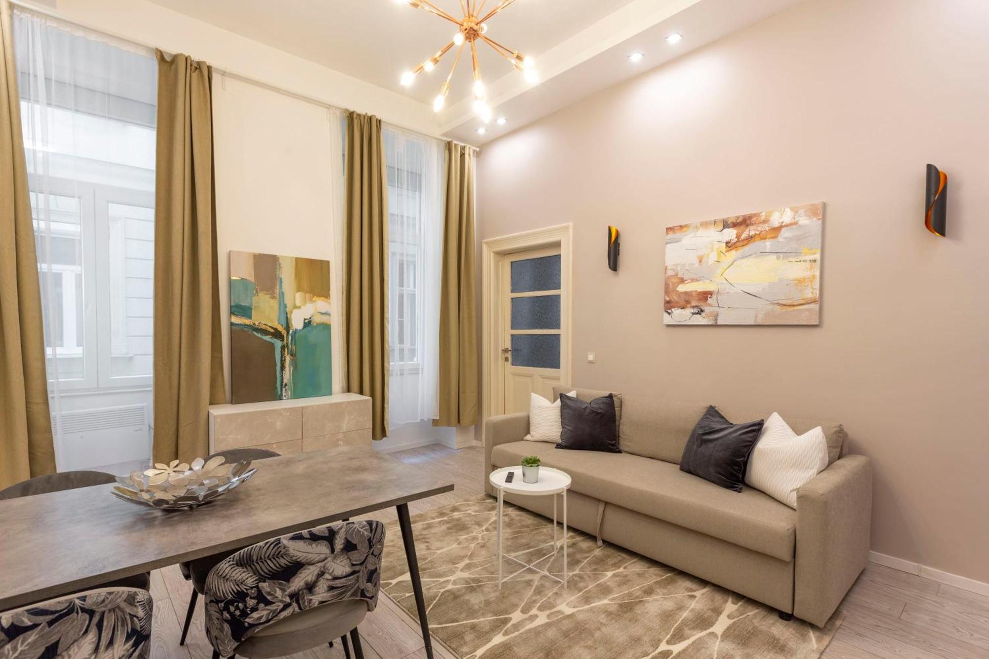 Deluxe Center Izabella By Cavaland Budapest