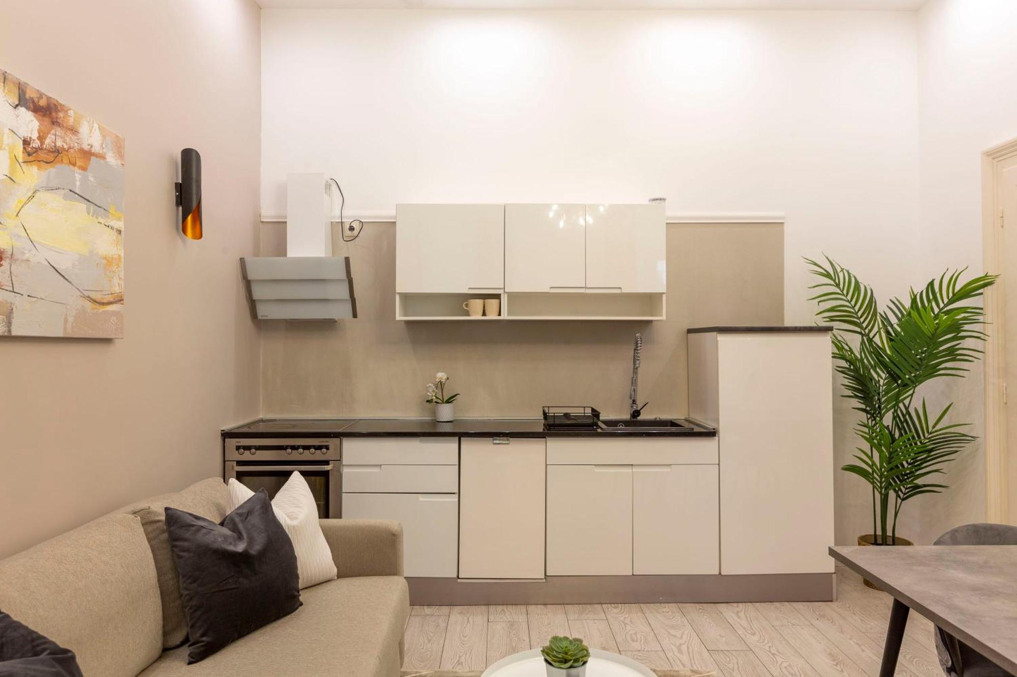 Apartment Deluxe Center Izabella By Cavaland *